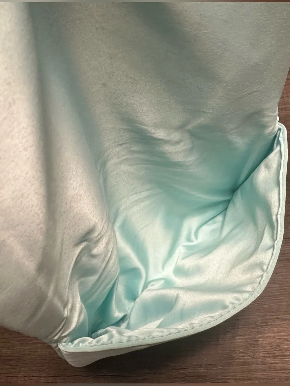 GWP Gucci Beauty Light Blue Satin Cosmetic Pouch